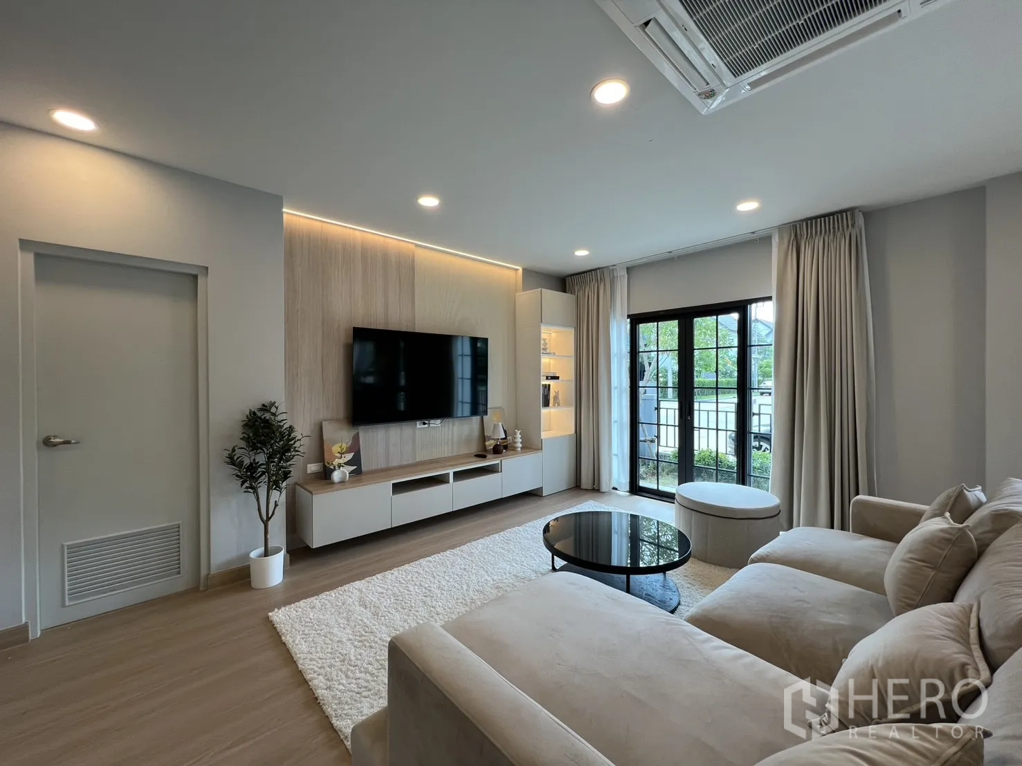Property Image #37 for property HRE01394