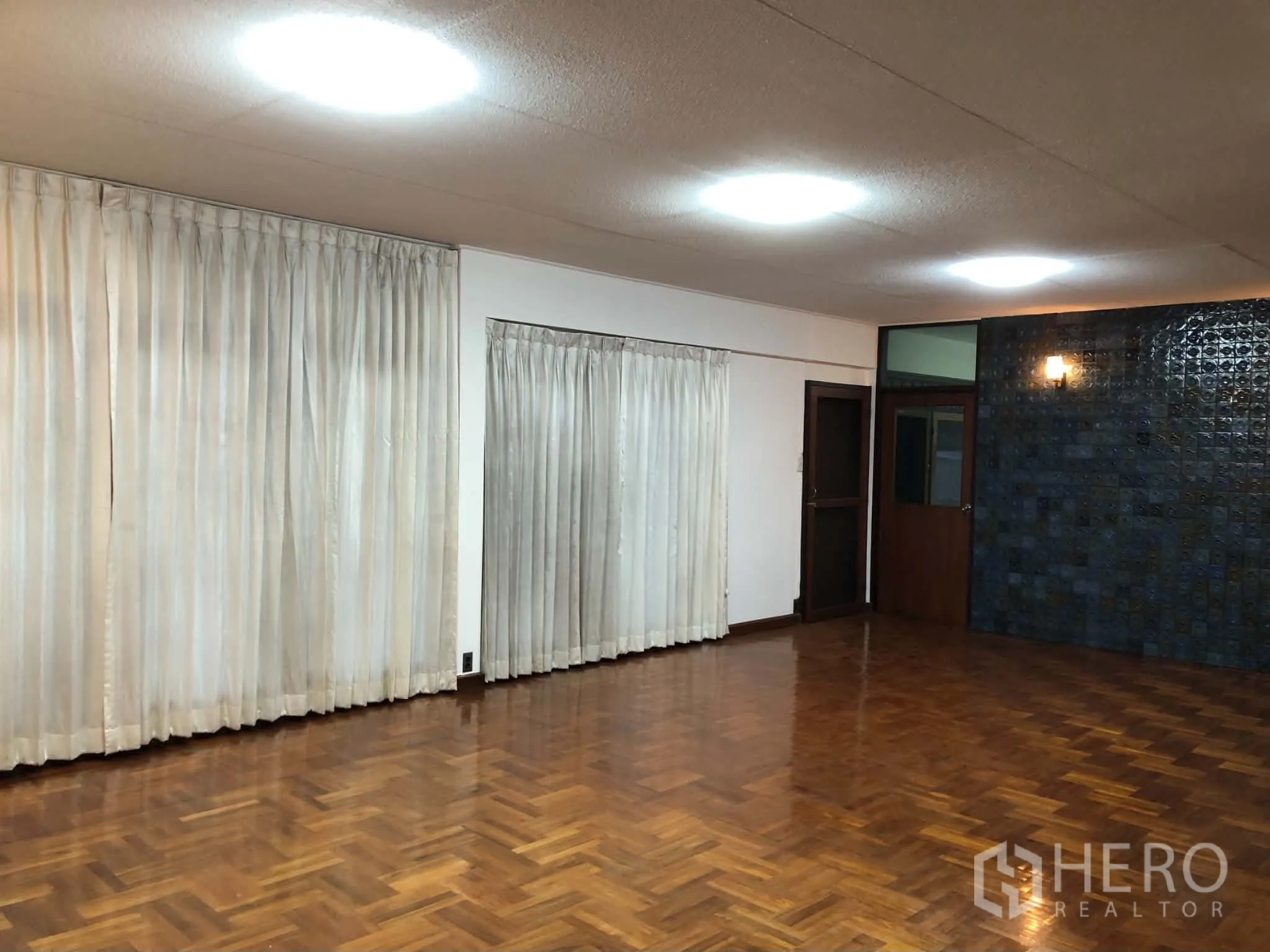 Property Image #8 for property HRE01464