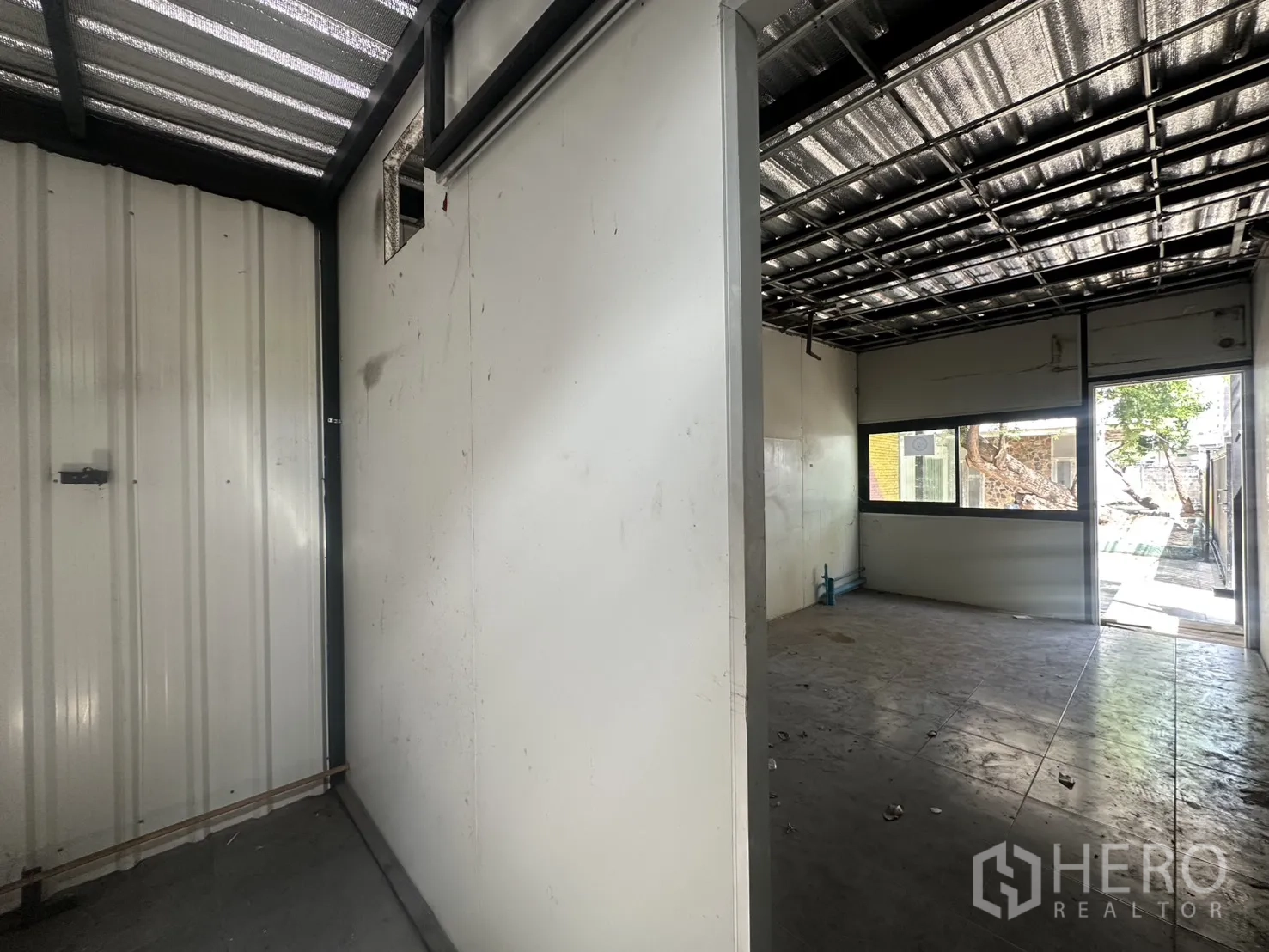 Property Image #4 for property HRE01511
