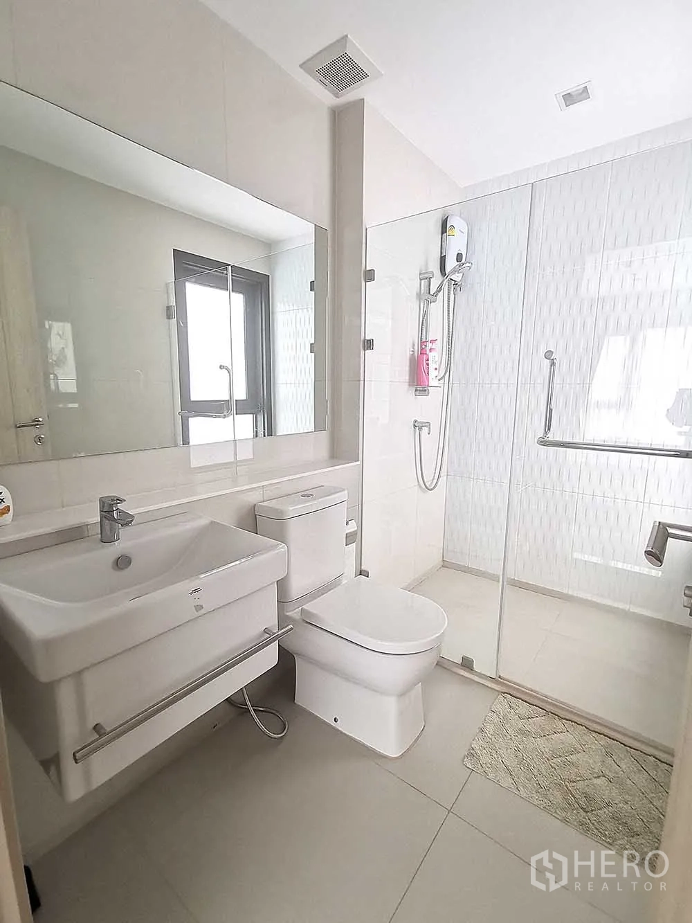 Property Image #6 for property HRE00642