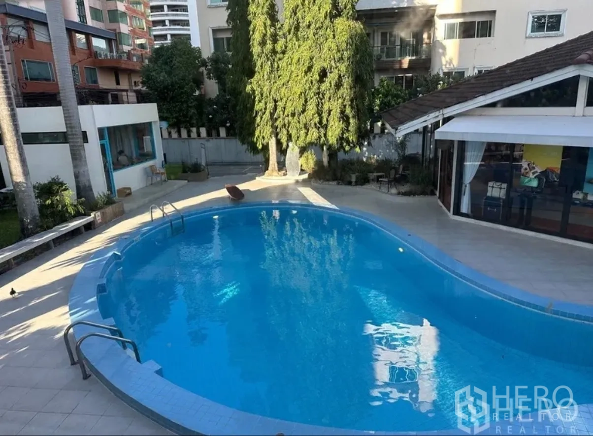 Property Image #6 for property HRE00936